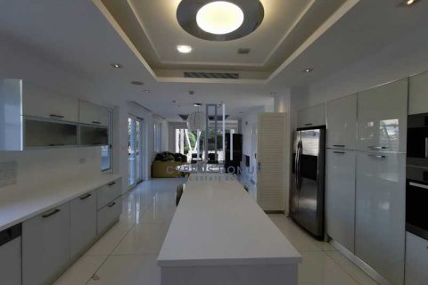 6 bedrooms House in Pyrgos, Cyprus No. 100550 8