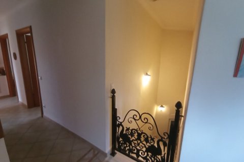 Дом с 6 спальнями в Термаикос, Греция №107846 18