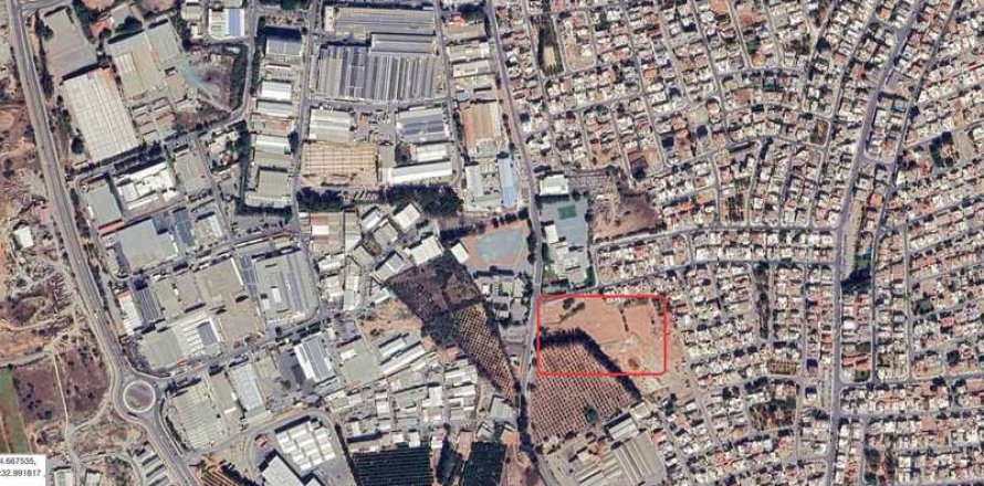 4014m² Land in Kato Polemidia, Cyprus No. 81102