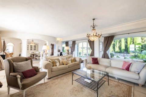 5 bedrooms House in Mougins, France No. 69061 8