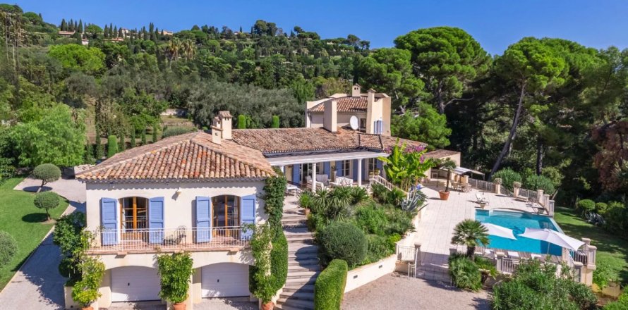5 bedrooms House in Mougins, France No. 69061