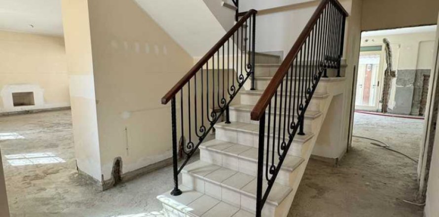 4 chambres Villa à Pyrgos, Cyprus No. 63539