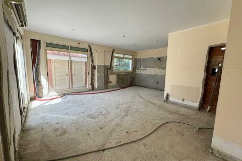 4 chambres Villa à Pyrgos, Cyprus No. 63539 9