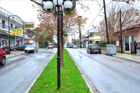 470m² Commercial property en Thermi, Greece No. 59993 9