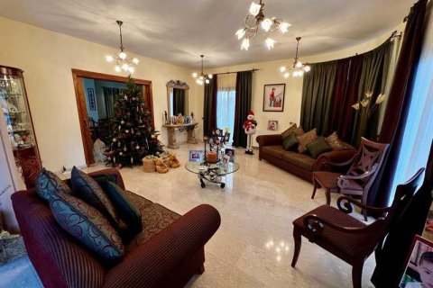 Дом с 5 спальнями в Пила, Кипр №74125 4