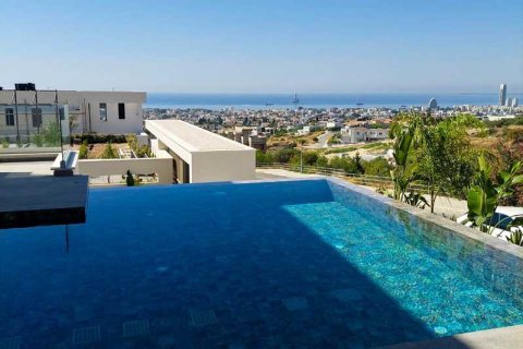 6 dormitorios House en Germasogeia, Cyprus No. 79009 4