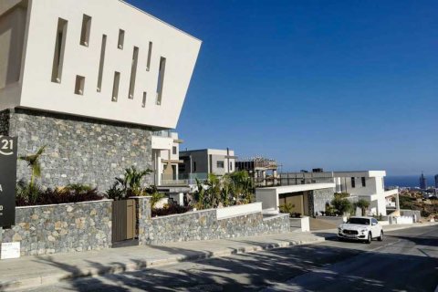 6 dormitorios House en Germasogeia, Cyprus No. 79009 2