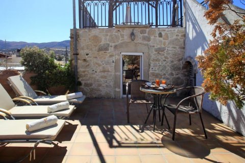 2 bedrooms House in Heraklion, Greece No. 77073 8