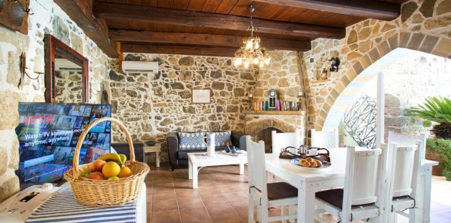 2 bedrooms House in Heraklion, Greece No. 77073