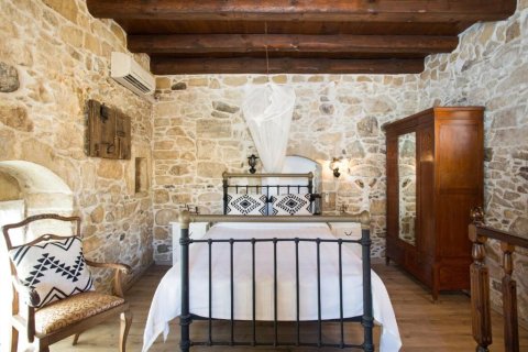 2 bedrooms House in Heraklion, Greece No. 77073 17