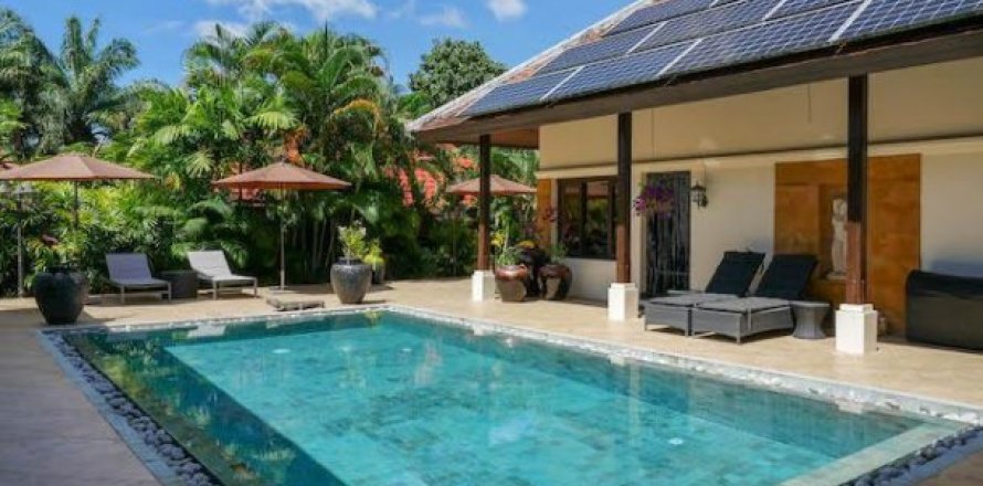 4 bedrooms Villa on the Phuket, Thailand No. 97033