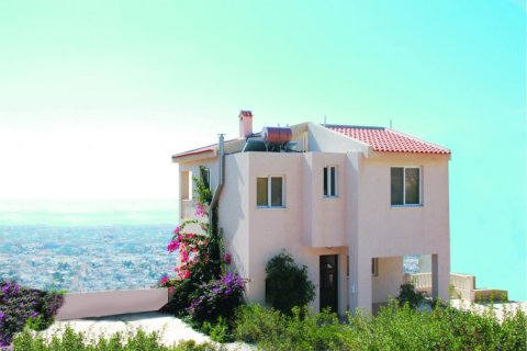 2 bedrooms Villa in Paphos, Cyprus No. 105610 3