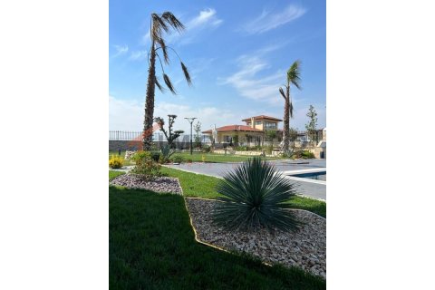 6 bedrooms Villa in An Thach Trung, Vietnam No. 20225 3