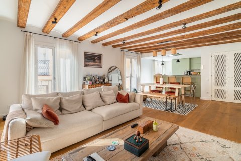 3 bedrooms Apartment in Ciutat Vella, Spain No. 113692