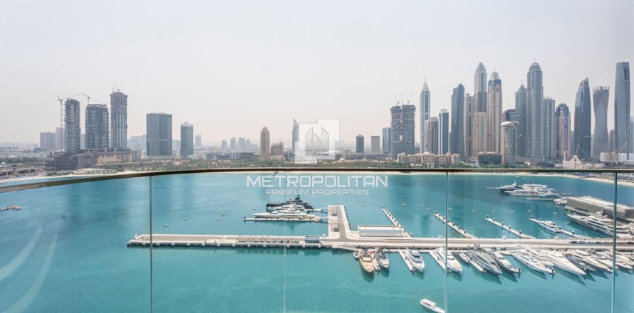 Квартира с 2 спальнями в EMAAR Beachfront, ОАЭ №118147