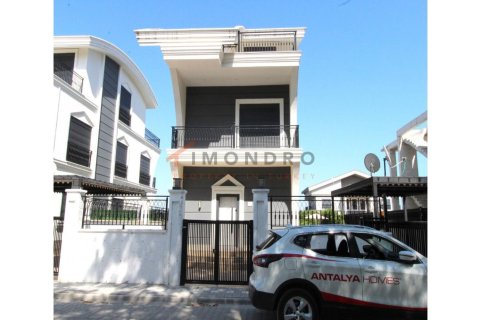 4 bedrooms Villa in Tan Xuan, Vietnam No. 17231 5