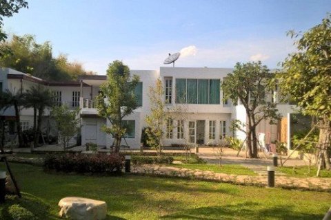 6 bedrooms House in Chiang Mai, Thailand No. 97631 1