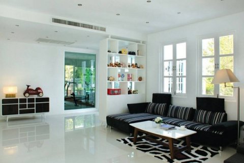 6 bedrooms House in Chiang Mai, Thailand No. 97631 9