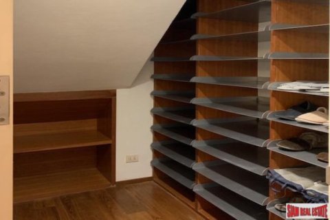 4 bedrooms Duplex in Bangkok, Thailand No. 96196 3