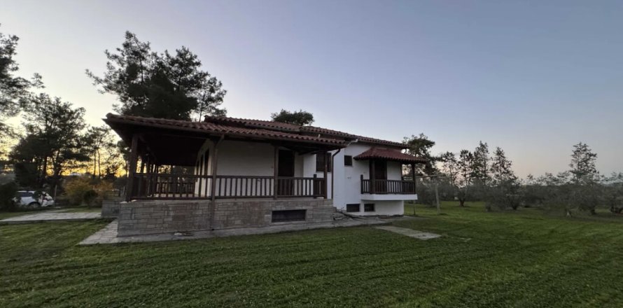 2 bedrooms House in Thermi, Greece No. 122010