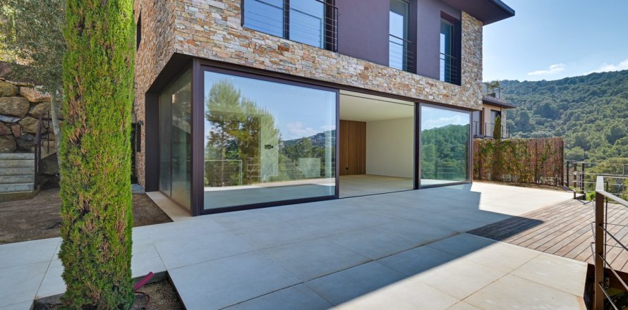 4 dormitorios House en Begur, Spain No. 99092