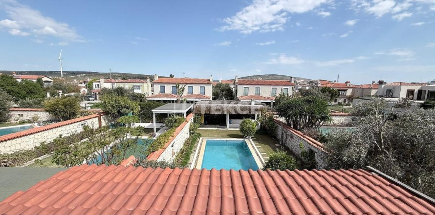 3 dormitorios Villa en Cesme, Turkey No. 125187