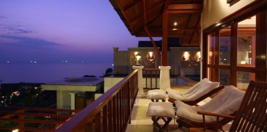 Вилла с 4 спальнями в Патонг, Таиланд №96169