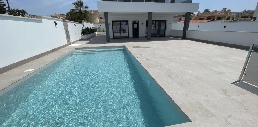 Вилла с 3 спальнями в Сьюдад Кесада, Испания №110990