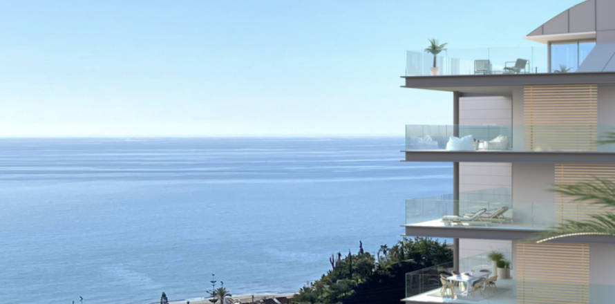 3 bedrooms Penthouse in Fuengirola, Spain No. 27498