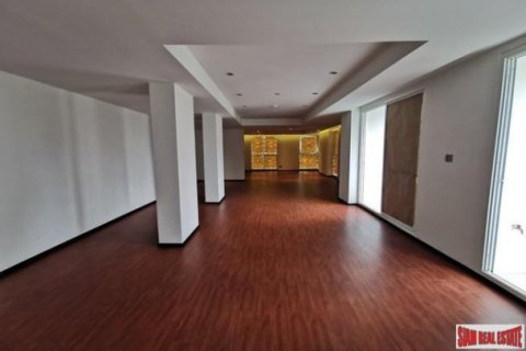 4 bedrooms Apartment in Bangkok, Thailand No. 97207 12