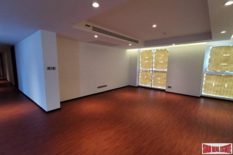4 bedrooms Apartment in Bangkok, Thailand No. 97207 15