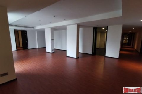 4 bedrooms Apartment in Bangkok, Thailand No. 97207 18