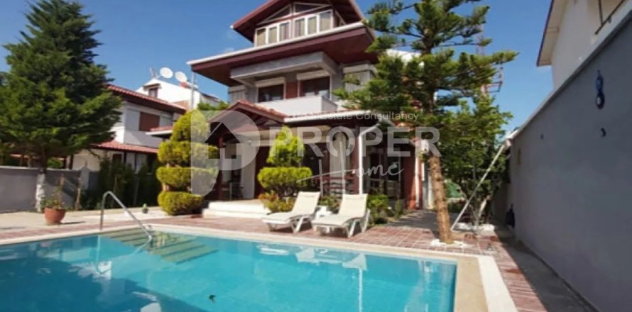 5 rooms Villa in Tan Xuan, Vietnam No. 11530
