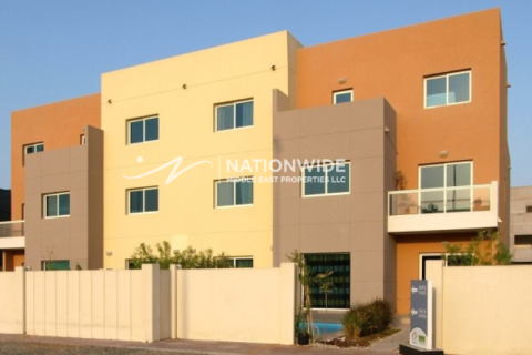 3 dormitorios Villa en Abu Dhabi, UAE No. 120770