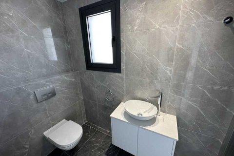 2 bedrooms Apartment in Limassol, Cyprus No. 70830 5