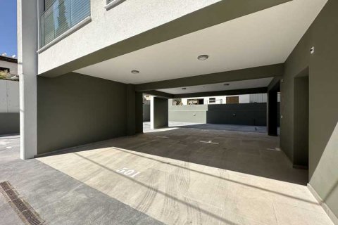 2 bedrooms Apartment in Limassol, Cyprus No. 70830 9