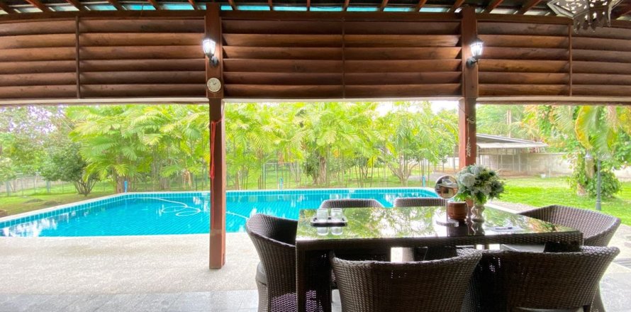 6 bedrooms House in Chiang Mai, Thailand No. 2584