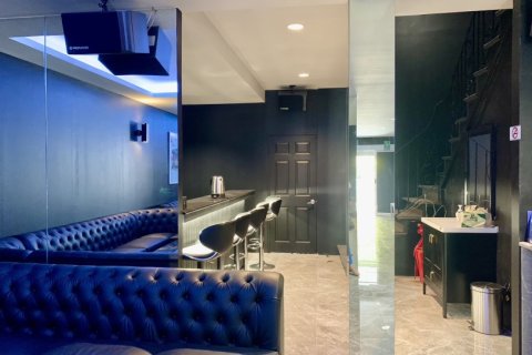 3 bedrooms Commercial property in Bangkok, Thailand No. 97154 5