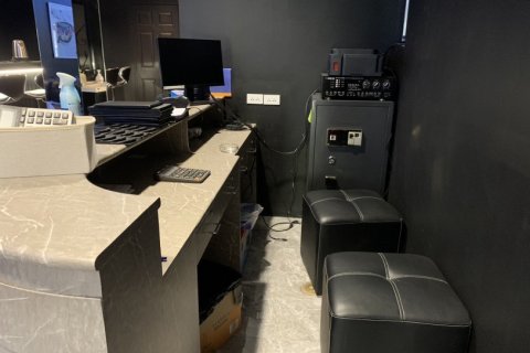 3 bedrooms Commercial property in Bangkok, Thailand No. 97154 6