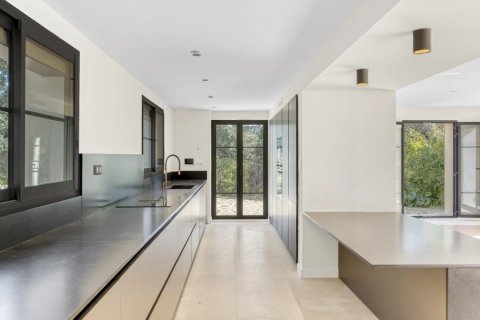 6 bedrooms Villa in Mougins, France No. 99803 2