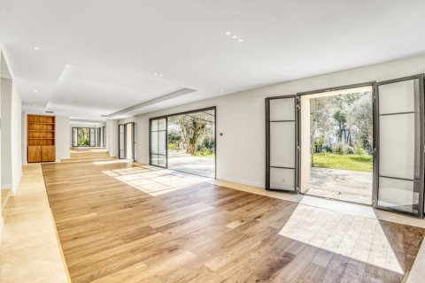 6 bedrooms Villa in Mougins, France No. 99803 5