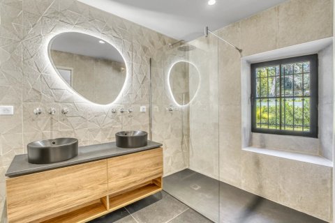 6 bedrooms Villa in Mougins, France No. 99803 7