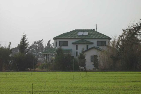 3 bedrooms Villa in Pervolia, Cyprus No. 29991 1