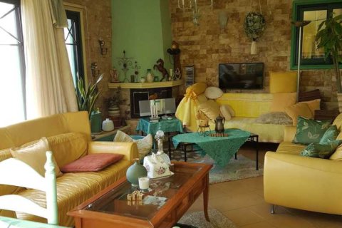 3 bedrooms Villa in Pervolia, Cyprus No. 29991 8