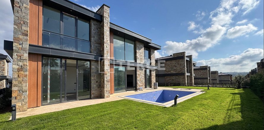 6 bedrooms Villa in Tuzla, Turkey No. 80212