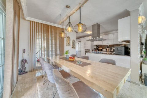 4 rooms Villa à Binh Duong, Vietnam No. 92513 11