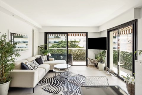 2 chambres Appartement à Cannes, France No. 68853 1