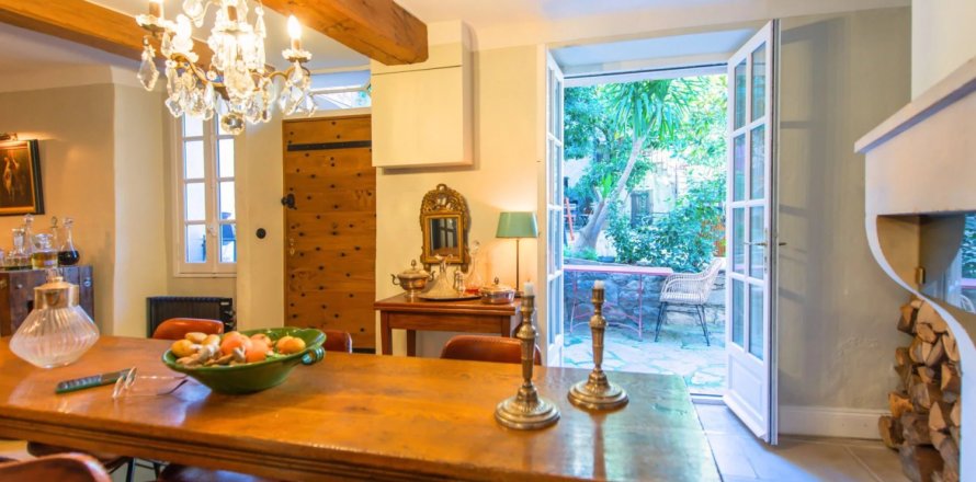 2 bedrooms House in Ramatuelle, France No. 79616