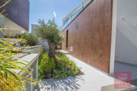 3 bedrooms Villa in Famagusta, Cyprus No. 74113 5