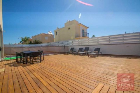 3 bedrooms Villa in Famagusta, Cyprus No. 74113 9